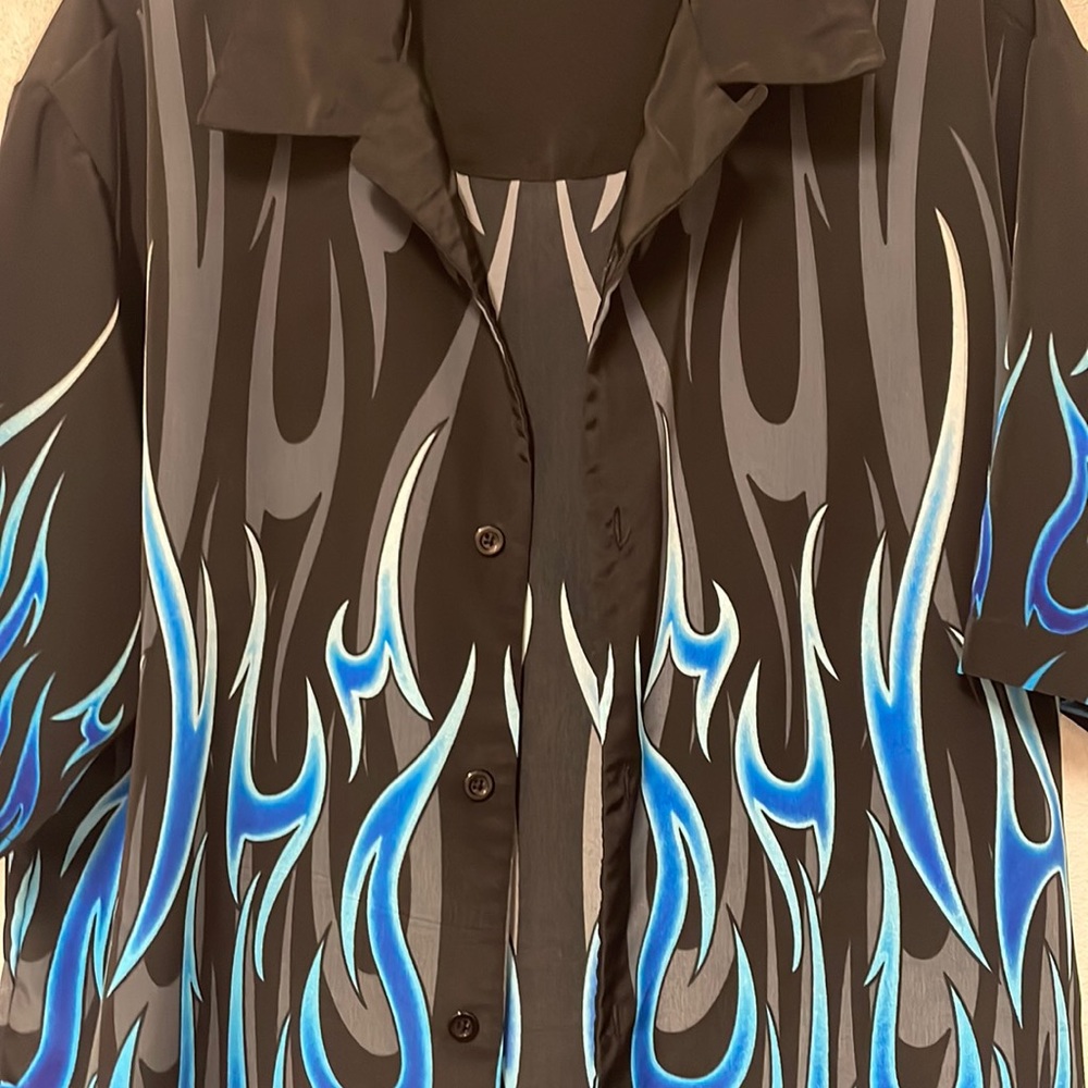 COPY - Old school blue flamed button down , meduim(38-40)